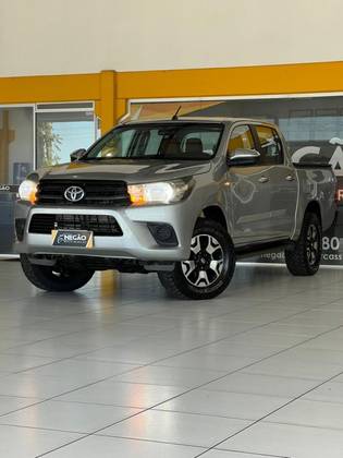 TOYOTA HILUX 2.8 STD 4X4 CD 16V DIESEL 4P MANUAL